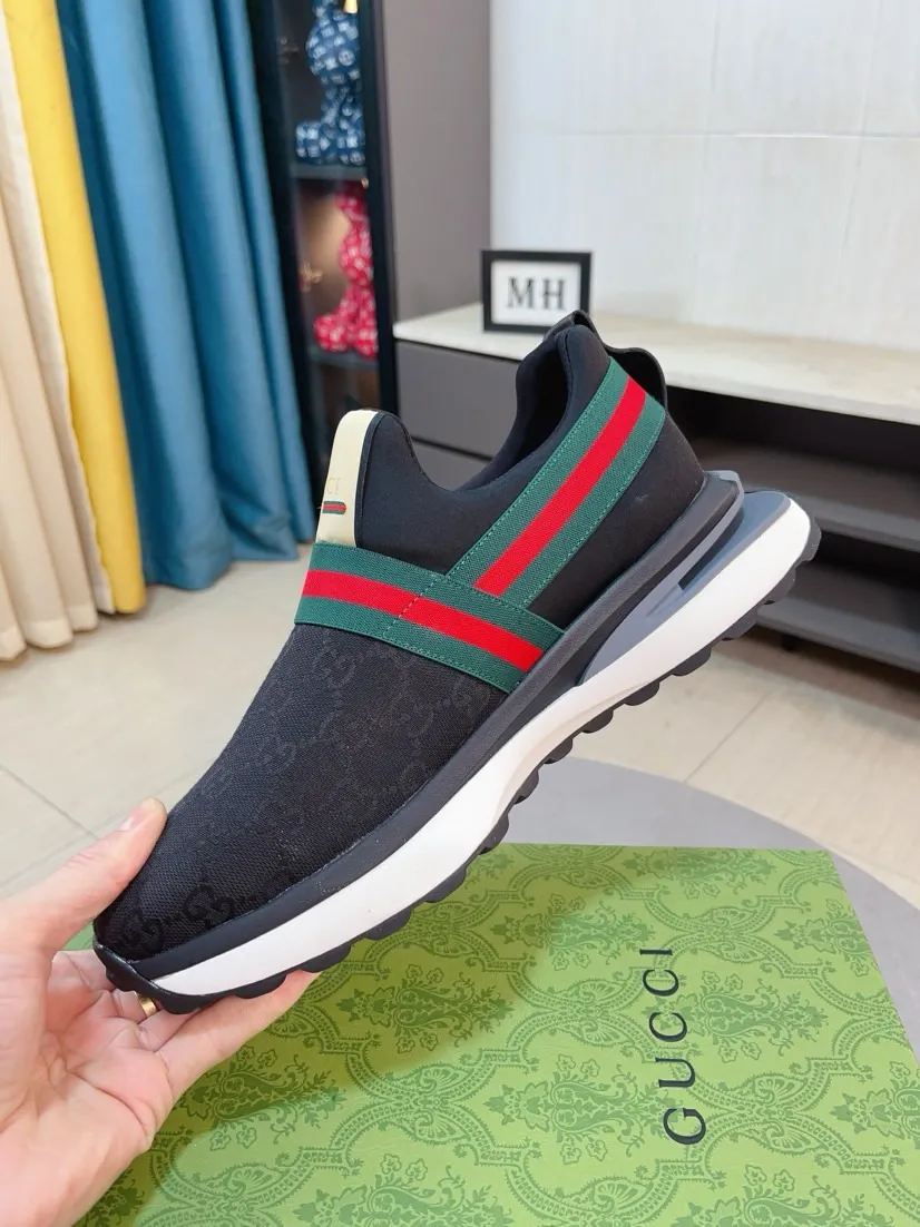 Factory price 458🌹🌹GUCCI [Gucci] New high-end brand of men's shoes, the latest fashionable casual men's shoes, trendy and versatile style, relaxed and sporty style, uppers imported from Italy, first-layer cowhide, genuine leather lining and ultra-fine workmanship. Original personalized fashionable rubber wear-resistant outsole, light and comfortable on the foot, size 38-44